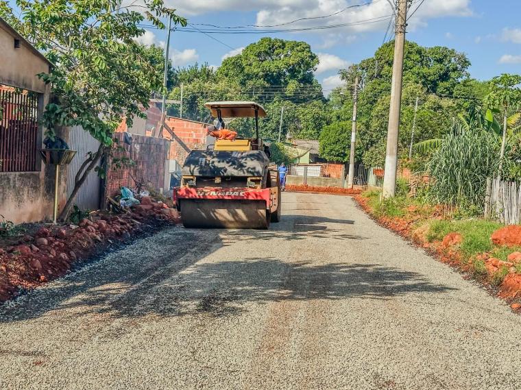 Acelera Nioaque: Seguem os trabalhos da obra de asfalto no bairro Nova Esperança