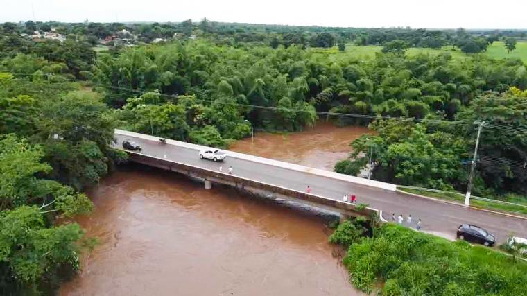 Devido as chuvas, Prefeitura de Nioaque monitora cheia do rio
