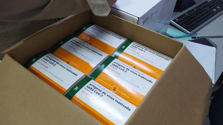 Chegam as primeiras doses de vacina contra Covid-19 em Nioaque